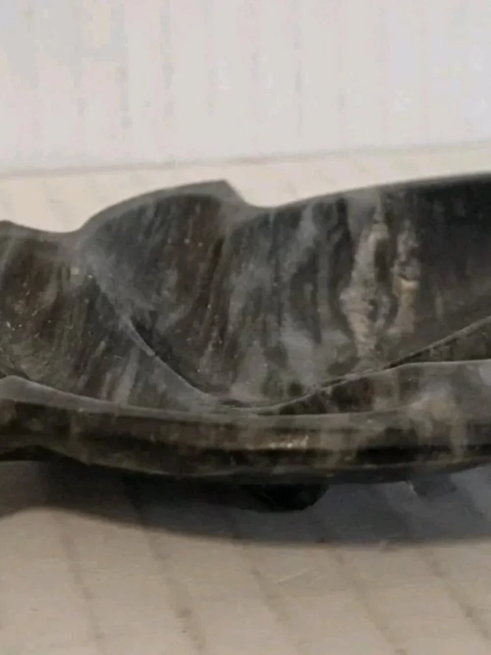 Hand Carved Gray Marble Onyx Leaf  Paperweight Trinket Dish with Feet 4in